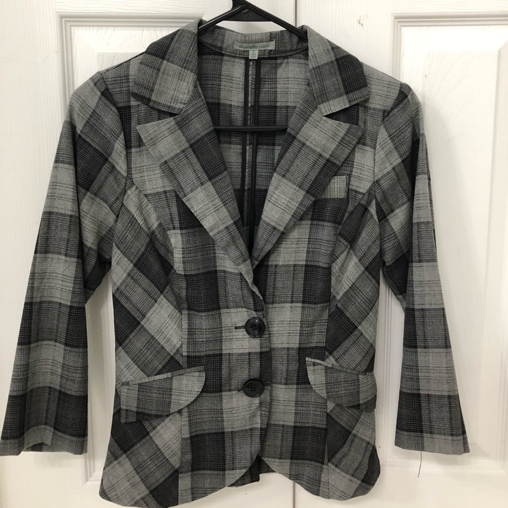 Checkered gray and black blazer